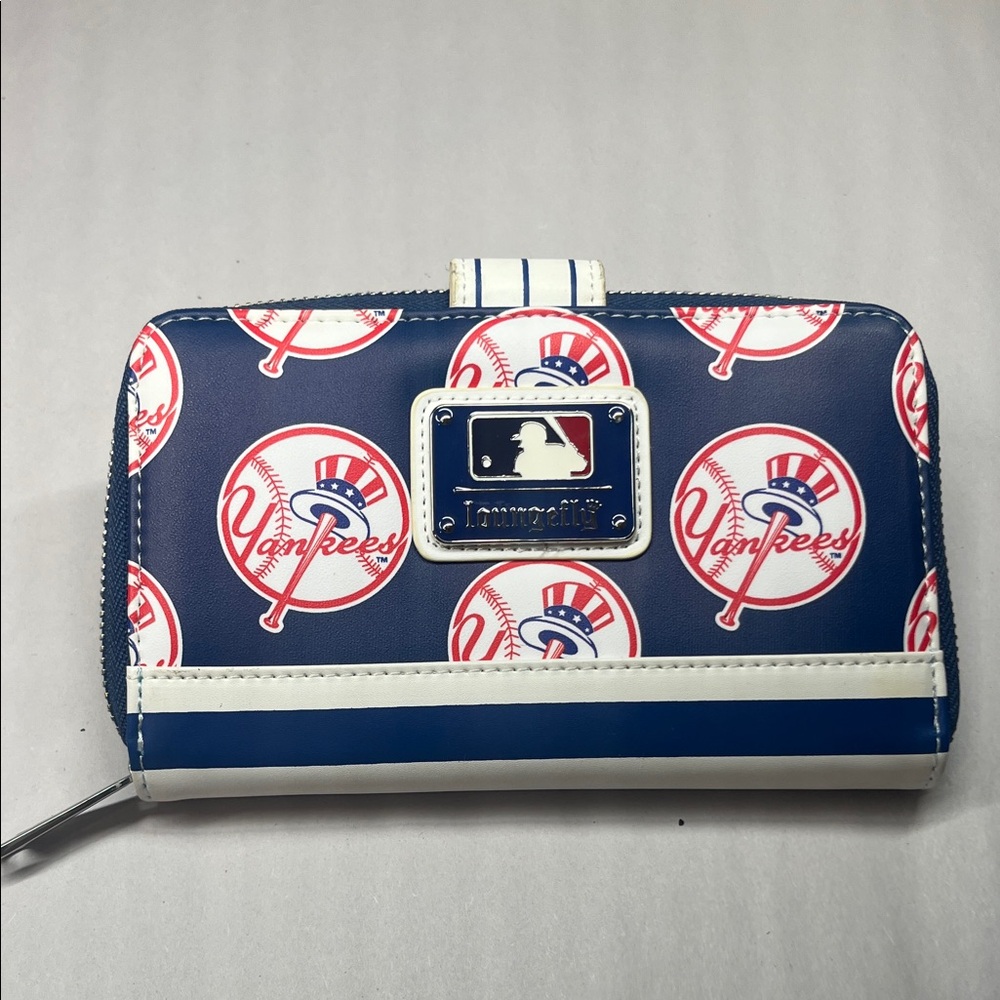 New York Yankees Logo Baseball Team Blue White Wallet
